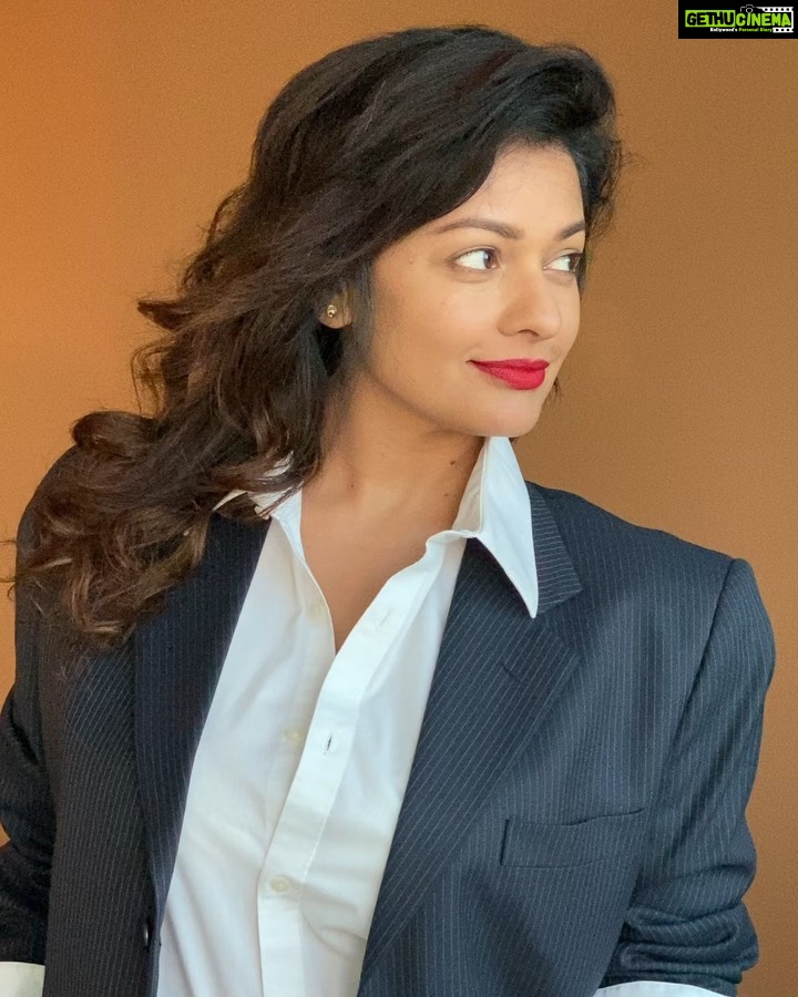 Pooja Kumar Instagram - “You grow up the day you have your first real laugh - at yourself” - Ethal Barrymore. #modernworkwear #Pantsuit #powerpantsuit #itsapantsuit #empowerment #inspiration #love #laughter #motivation #empoweringwomen #womenempowerment #women #happiness #joy #positivevibes #healing #success #empower #positivity #leadership #fashion #feminism #loveyourself #lifecoach #girlpower #feminist #inspire #fitness #smile
