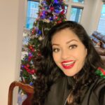 Pooja Kumar Instagram – #happyholidays everyone! Managed to put the finishing touches on the tree! In order for me to do any work I had to put my daughter in front of the tv. I don’t like doing that….but had no choice!! Ufffff!! #motherhood #daughter #grateful #america #india #actress #global