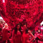 Pooja Kumar Instagram - Celebrating @womansdaymag red dress awards with @laurakaichen! Love love ❤️ 💕