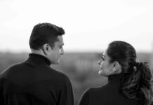 Pooja Kumar Instagram - #throwbackthursday Thank you for creating this miracle with me. @vishalrjoshi. You are my life. Thank you @ryanpendletonphotography for capturing these beautiful photos last year!#family #grateful #miracle