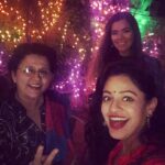 Pooja Kumar Instagram – #happydiwali2018 late night from one party to another! #diwaliparty #traditional #wealth #health #prosperity