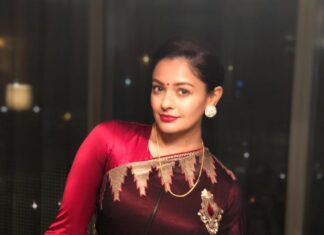 Pooja Kumar Instagram - I was in #Delhi for my nephews wedding and no I’m not old! Styling by @amritha.ram