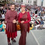 Pooja Kumar Instagram - #tbt in #nyc for the #India Independence day parade! It was an honor to be celebrating in the #bigapple @madisonsquarepark with @ikamalhaasan sir. Thank you to @archithanarayanamofficial and @archana_aarthi and @amritha.ram for the styling and the lovely make up by @shadesbysahar and this amazing picture by @jaymandalnyc and #FIA for a great program!