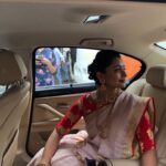 Pooja Kumar Instagram - On the way to the shooting location!! #tamil #vishwaroopam2 #kamalhassan thank you @mandvisharma16 and @seematabassum for the beautiful look!!