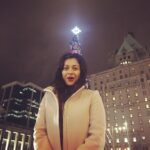 Pooja Kumar Instagram - Another Christmas hairdo in #Vancouver! Let’s see how many trees become part of my hair! #blessed #canada #happyholidays