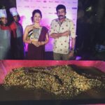 Pooja Kumar Instagram - Do you like cake? We got our hands dirty mixing the Christmas cake that will soak for 45 days! #PSVGarudaVega