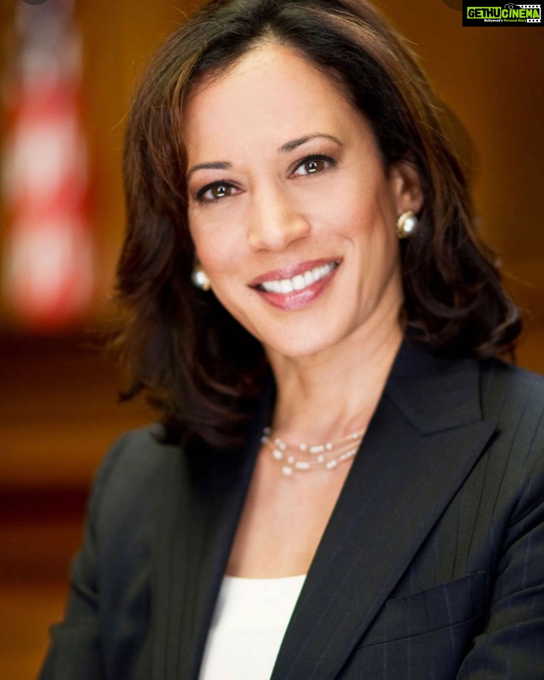 Pooja Kumar Instagram - Happy birthday @kamalaharris ! You represent #justice #equality #women #respect #dignity and most of all serving others for a greater world. This is the philosophy of Hinduism, To be in the service of others. Wishing you many many more years of birthdays in doing great things for people like you always have. #vote #people #unity #america