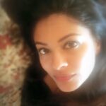 Pooja Kumar Instagram – #motivationalmonday #searching love doesn’t make the world go round. Love makes the ride worthwhile
