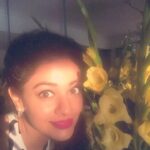 Pooja Kumar Instagram – Yellow always makes me smile :) #favoritecolor #happinesspersonified #actress #tamilmovies #posing #howdoilook #flowers