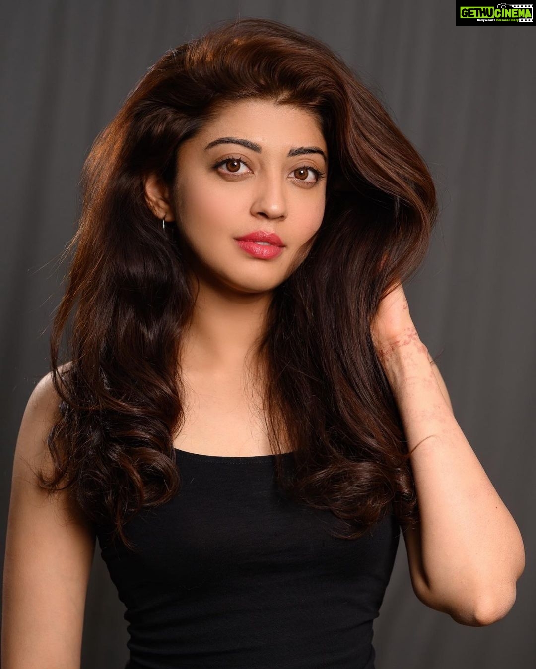 Pranitha Subhash Instagram - T.G.I.F! 👻🧿
