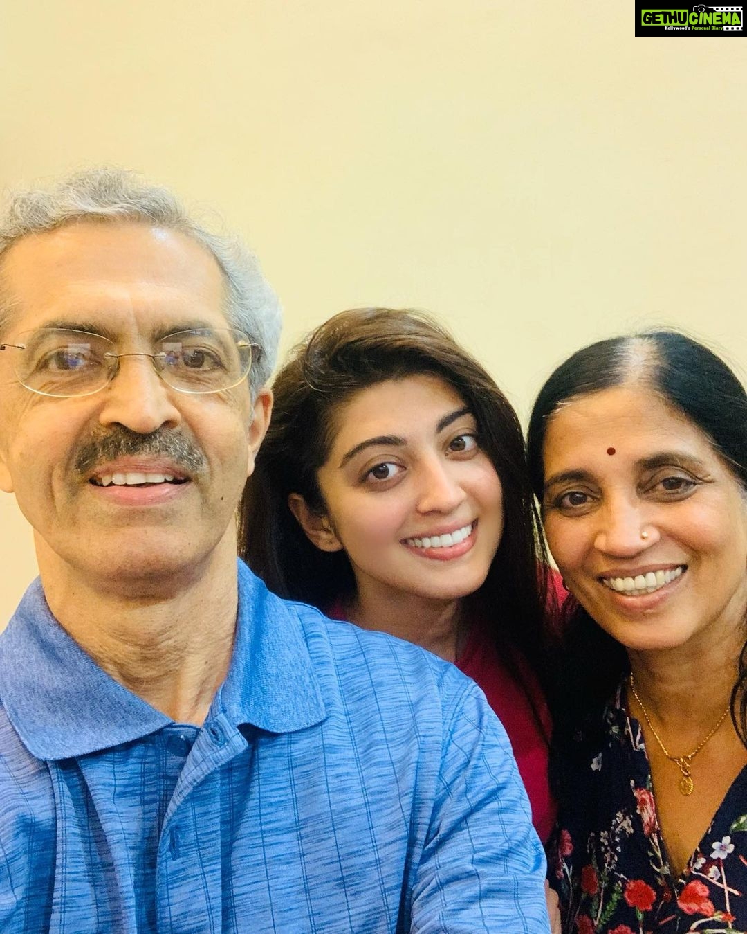 Pranitha Subhash Instagram - So yesterday was Family Day 🧿