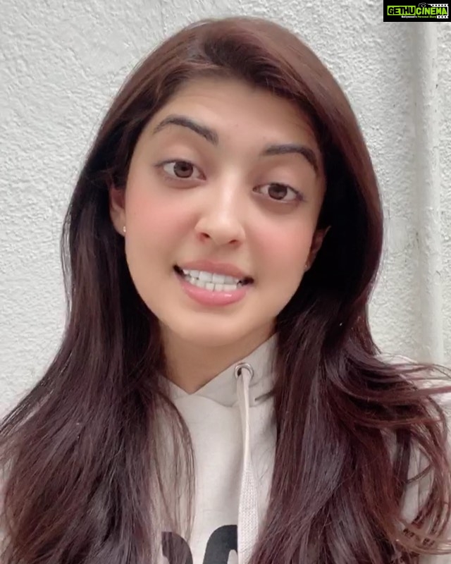 Pranitha Subhash Instagram - ಸ್ನೇಹಿತರೆ ನಿಮಗೆಲ್ಲ ಈಗಾಗಲೇ ತಿಳಿದಿರುವಂತೆ ಪ್ರಧಾನಿ ನರೇಂದ್ರ ಮೋದಿಜಿ ಅವರು ಕೊರೊನ ಮಹಾಮಾರಿಯ ವಿರುದ್ಧ ಹೊರಡುದಕ್ಕಾಗಿ ನಾಳೆ ಜನತಾ ಕರ್ಫ್ಯೂ ಗೆ ಕರೆಕೊಟ್ಟಿದ್ದಾರೆ. ನಾವೆಲ್ಲ ನಾಳೆ ನಮ್ಮ ನಮ್ಮ ಮನೆಯಲ್ಲೇ ಇದ್ದು ಜನತಾ ಕರ್ಫ್ಯೂ ಗೆ ಬೆಂಬಲ ಸೂಚಿಸೋಣ.