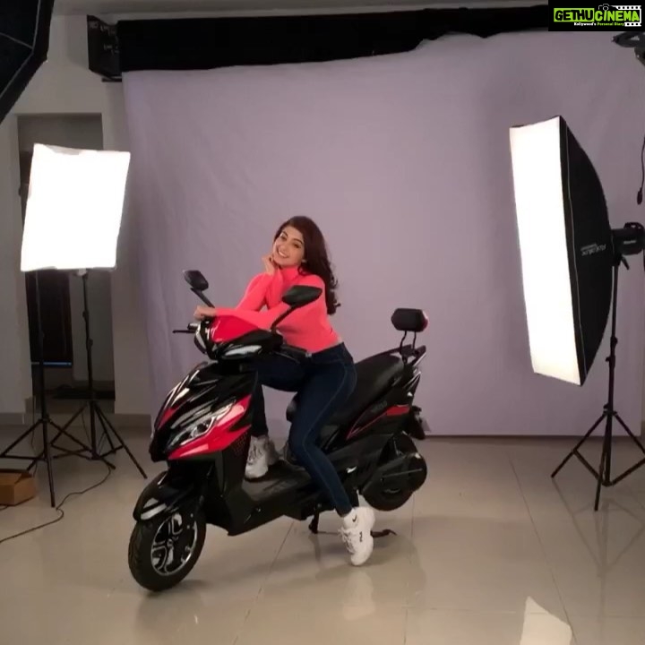 Pranitha Subhash Instagram - Lights , cam, smile 😋