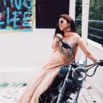 Pranitha Subhash Instagram - Last one in these series ..😎 . . . Channelling my inner gangster 😛 Thankyou @archithanarayanam (@archithanarayanamofficial ) ..Absolutely worth all the courier stress we had 🤗🤗 And thankyou @shashankmbphotography , the space and the vibe is just as cool as you are ! 😊😎