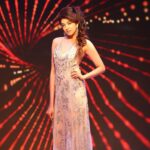 Pranitha Subhash Instagram - I had a knotty close to an uber-retro day, jiving to the grooviest tunes and flaunting the Boho Umber Fishtail Braid! Thank you @StreaxProfessional and #HairAndBeyond2019 for bringing the #RetroRemixCollection to namma Bengaluru. Hairstylist: @ytenkoppel Costume:@Dollyjstudio