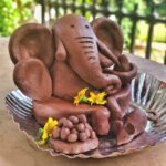 Pranitha Subhash Instagram - Happy Ganesha Chathurthi Go eco friendly this Ganesha like me by making your own clay Ganesha 🌸