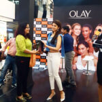 Pranitha Subhash Instagram - At VR mall Whitefield for the #Olay event @olay @healthandglow