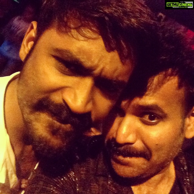Premgi Amaren Instagram - Selfie with the VIP Dhanush 👍👍👍 #sica #malaysia #kl #selfie #party