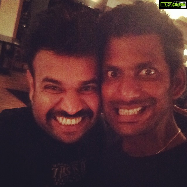 Premgi Amaren Instagram - Selfie with my darling vishal 😁😁😁