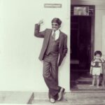 Premgi Amaren Instagram - Photobomb by me when my dad was trying to pose 😂😂😂