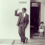 Premgi Amaren Instagram – Photobomb by me when my dad was trying to pose 😂😂😂