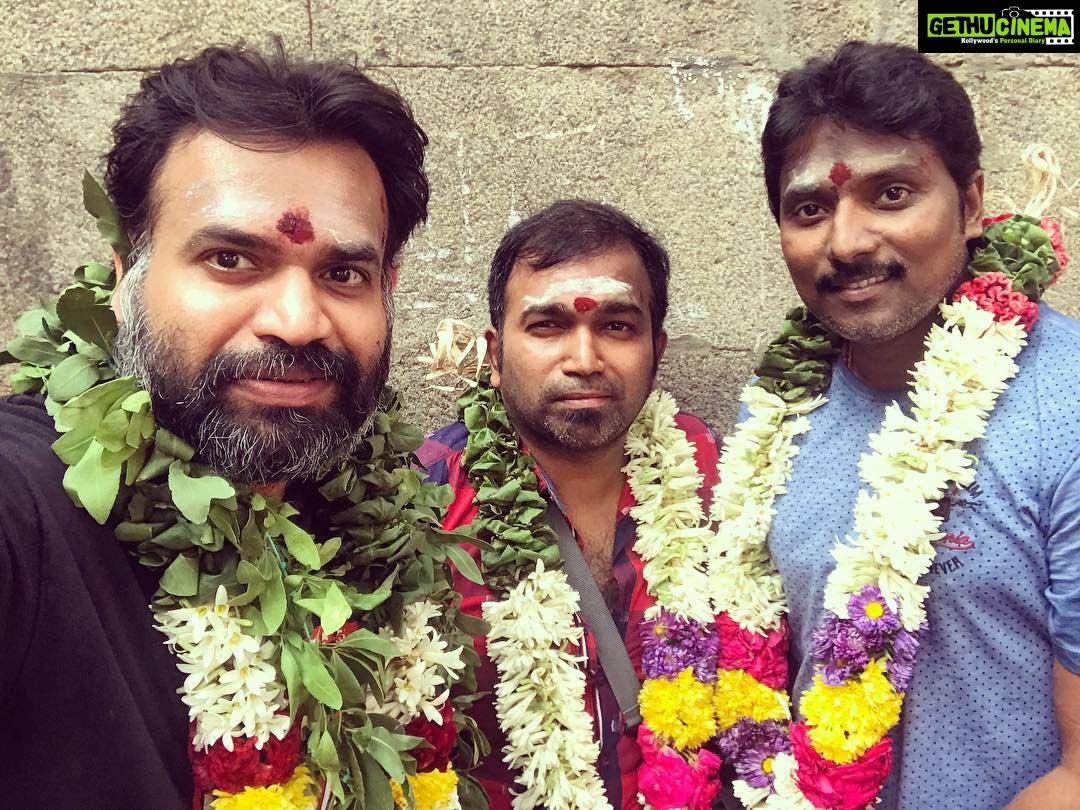 Premgi Amaren Instagram - Blessings to all from Thiruvanamalai 🙏🙏🙏