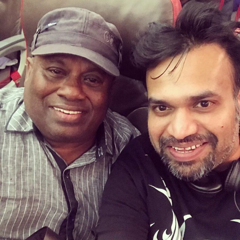 Premgi Amaren Instagram - Selfie with Senthil sir 😋