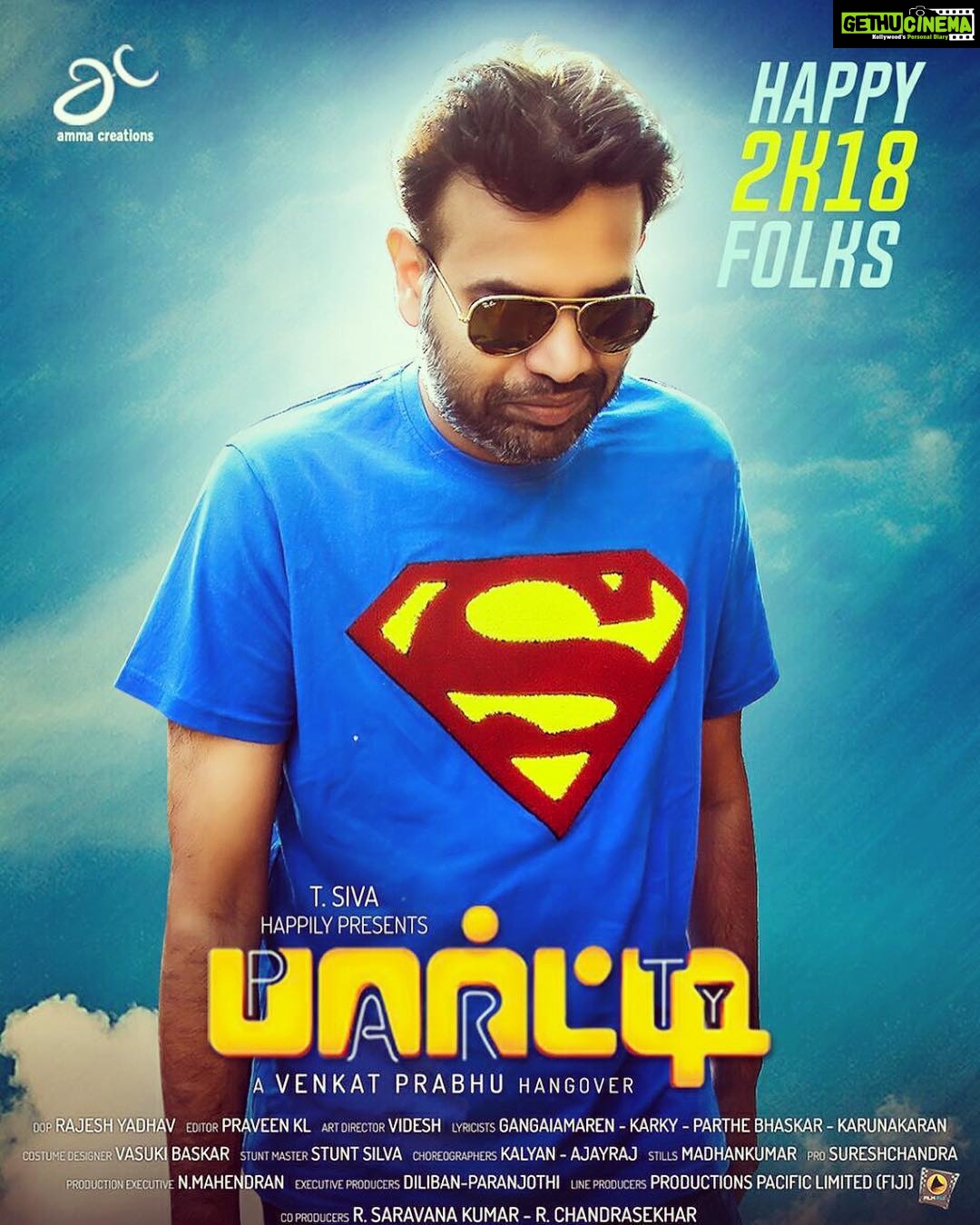 Premgi Amaren Instagram - Happy new year folks 😎