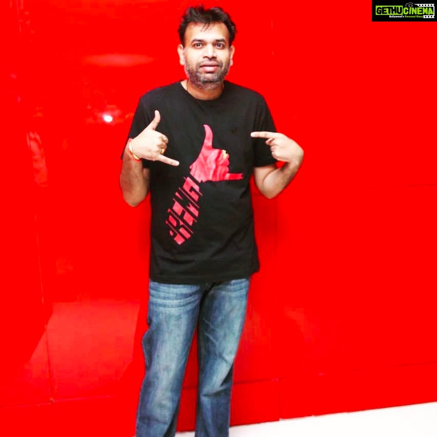 Premgi Amaren Instagram - Thanks a lot for this T shirt gift Vjn bro 🤙