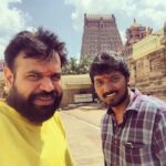 Premgi Amaren Instagram – Blessings to all from Sarangapani Temple 🙏🙏🙏