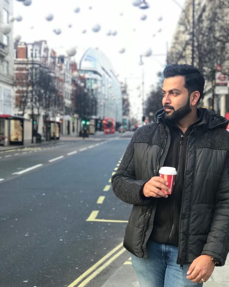 Prithviraj Sukumaran Instagram - Will be doing my first Instagram live video in a short while! Stay tuned 😊 @9movieofficial #2DaysToGo Photo courtesy: @supriyamenonprithviraj Never forget to mention photo courtesy especially if the photographer is your wife/girlfriend! #lifelessons 👀🙏