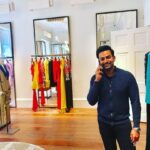 Prithviraj Sukumaran Instagram - At Elie Saab London! @iype sure knows his fashion! 😊