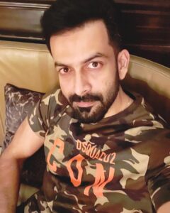 Prithviraj Sukumaran Instagram - Anthony Perumbavoor: “Raju..EMPURAAN oru 50 kodikku theerumaayirikkum alle?”
Le Njan: 👀