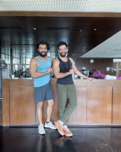 Prithviraj Sukumaran Instagram - Zayed Masood and Jathin Ramdas hit the gym together! 🦉@tovinothomas