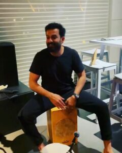 Prithviraj Sukumaran Instagram - Musical nights with JT along with great food! #ChoiceHouse#JT#Drums#cajon#ManikeMageHithe