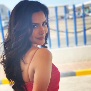 Priya Anand Instagram - Happy Birthday to ME!!! ❤️
 
Anyone who knows me knows that I am not the one to celebrate birthdays! But I can’t help but wake up feeling grateful for all that life has given and taught me over the years. Especially since Covid-19, there are people, places and things for which I have a newfound or renewed appreciation for.
 
Every passing year has brought me closer to expressing my whole and healed self!
 
I’ve learnt that the hardest things you will ever have to do in your life is to forgive someone who never apologized. You don't need to do this for them; you do this for yourself.
 
Hold on to your values that you so uniquely possess. Don't be afraid to say the truth that you carry in your heart like a hidden treasure!
 
An excerpt from the poem ‘Myself’ reminds me of one of the many wonderful things I’ve learnt from my Mother that has shaped who I am today.
 
I cannot hide myself from me;
I can see what others can never see;
I know what others can never know,
I cannot fool myself, and so
Whatever happens, I want to be
self-respecting and conscience free.
 
- Edgar A. Guest.
 
Thank you to all of you that thought of me today & everyday! I appreciate all your affection and lovely wishes ❤️