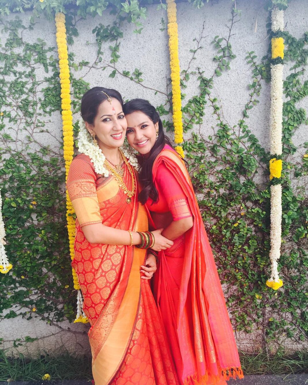 Priya Anand Instagram - My sister @nitsie makes a Beeeaauutiful Bride!!! 😘😘😘