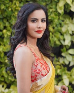Priya Anand Instagram - Lovely Day Spent In Salem Today! Thank You @yuva_nsit & @konijetiaishwarya For Your Warmth & Hospitality! ❤️