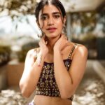 Priya Varrier Instagram - 🧜🏻‍♀️ Outfit @poornimans_official Jewellery @thetrinkaholic Stylist @manogna_gollapudi Photographer @adrin_sequeira