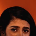 Priya Varrier Instagram - Shilayayi ninnidam nine noki... Yugam ere ente kan chimmidathe... En jeevane...🧡