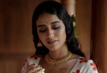 Priya Varrier Instagram - ഓണാശംസകൾ🌼 Stylist : @asaniya_nazrin Photography : @jeesjohnphotography MUAH : @samson_lei Outfit : @poornimaindrajith Jewellery : @francisalukkas Location : @kondai_lip_resort Costume assistant : @ashwathy_sethunath