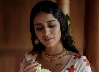 Priya Varrier Instagram - ഓണാശംസകൾ🌼 Stylist : @asaniya_nazrin Photography : @jeesjohnphotography MUAH : @samson_lei Outfit : @poornimaindrajith Jewellery : @francisalukkas Location : @kondai_lip_resort Costume assistant : @ashwathy_sethunath