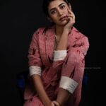 Priya Varrier Instagram - ❣️Outfit: @pupaclothing Styling: @joe_elize_joy MUH: @unnips & @amal_ajithkumar Pc: @jiksonphotography Studio: @thestudioloc Jewellery: @globusfashion