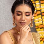 Priya Varrier Instagram - Namaskaram! Did you see how I got #OnamReadyWithNykaa this year? Check out the link in my bio to watch the video! I’m in LOVE with this look! I created this sultry terracotta smokey eye paired with a beautiful nude lip combo - uff. 😍 And then of course my stunning Kasavu saree, and the perfect jewellery to go with it! Thank you @mynykaa and @nykaafashion for getting me festive ready. I can’t wait to celebrate a beautiful Onam with my loved ones. 🙏🏼 Tell me in the comments below - how are you celebrating Onam this year? And don’t forget to download the Nykaa app AND the Nykaa Fashion app to shop all my favourite Onam beauty and fashion picks! 📲 #ad #NykaaTV #OnamReadyWithNykaa