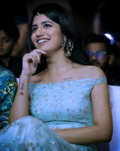 Priya Varrier Instagram - Outfit: @mithra.official Styling: @gaurinaidu 🦋