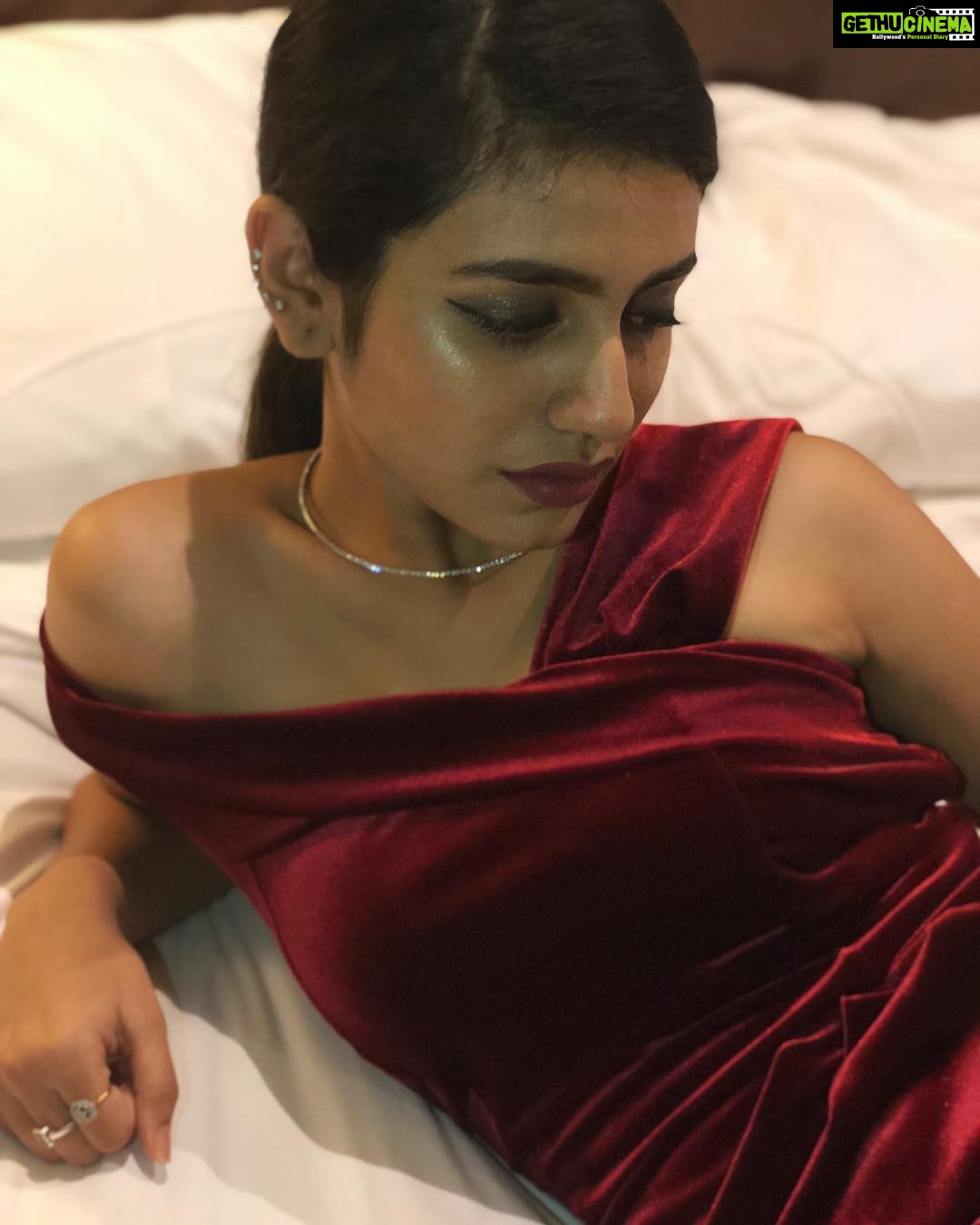 Priya Varrier - 572.4K Likes - 🥀