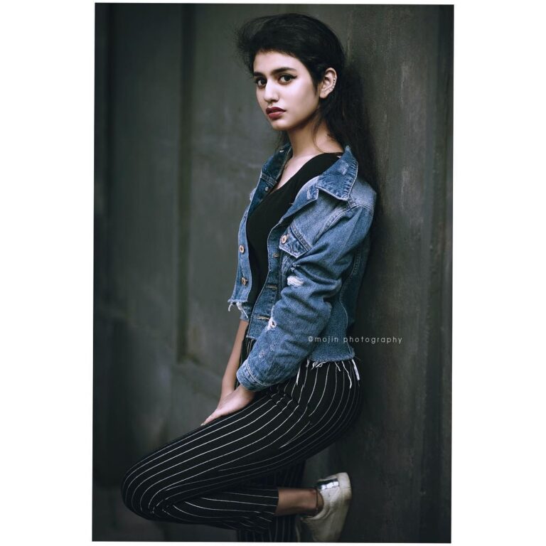 Priya Varrier Instagram - ⚫️