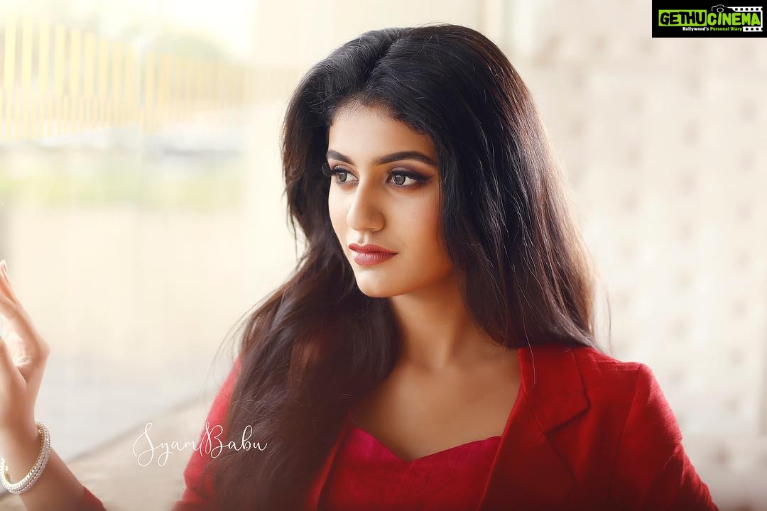 Priya Varrier - 586.1K Likes - For Vanitha 🥀 Mua: @jaan_moni_das Pc: @syam__babu styling: @arshiyanaina credits: @vanithaofficial