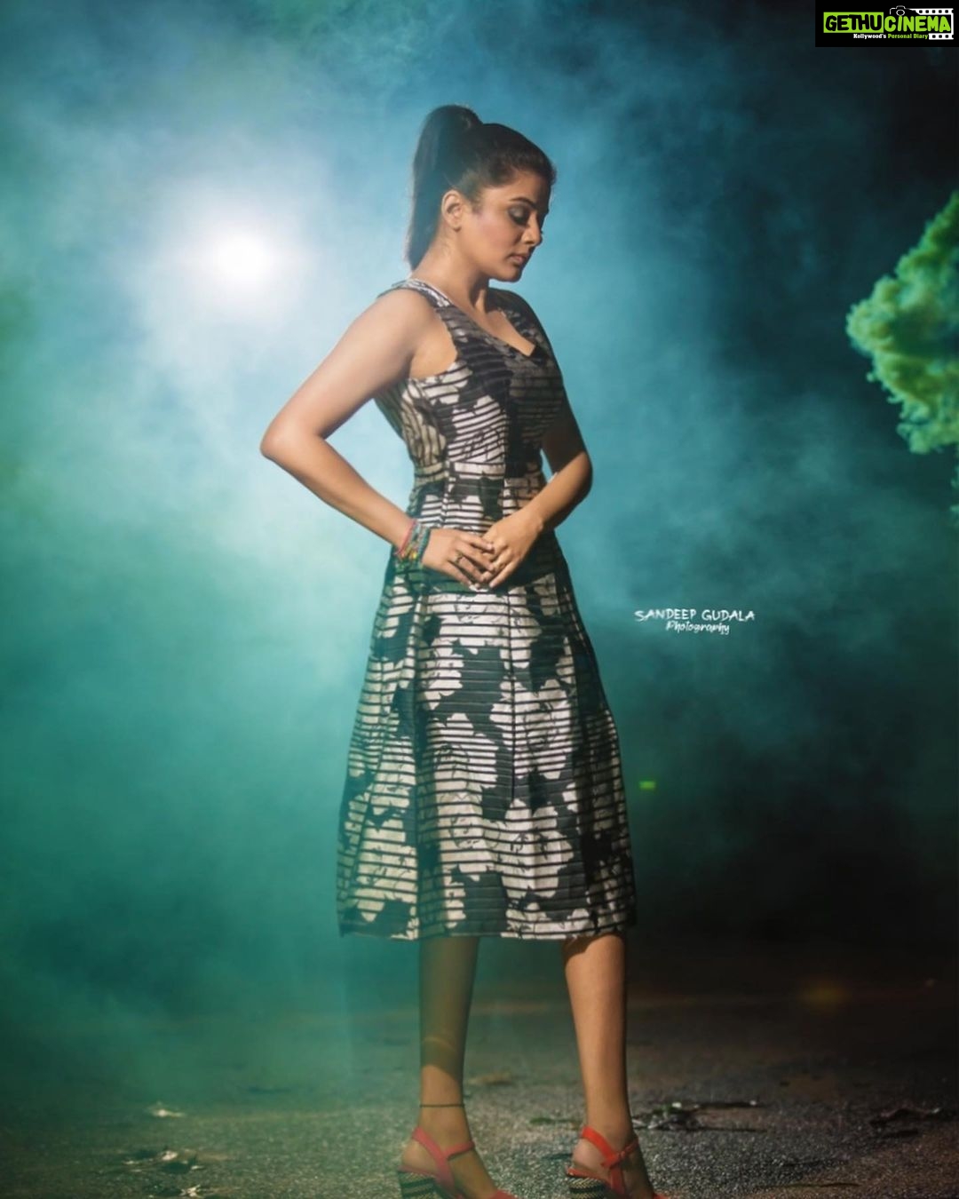Priyamani Instagram - My louuuuuu @mehekshetty what will I do without you ❤️❤️❤️ thank you for being so patient with me always and styling me so well in this awesome dress by @veromodaindia !! Pictures courtesy my favourite @sandeepgudalaphotography ❤️.. makeup and hairstyle by my favourites @pradeep_makeup and @shobhahawale ❤️❤️ personal assistants @kakarla.p and @sai_siddhu022 #etv #semifinals #dheechampions #dontmissout‼️
