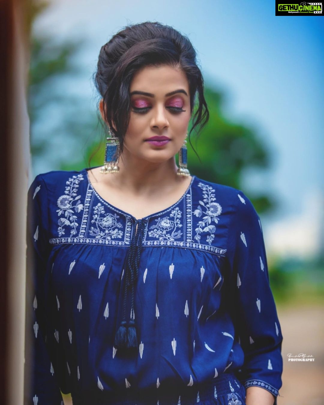 Priyamani Instagram - Thank you my louuuu @mehekshetty for styling me sooooo effortlessly in this co ord set by @wforwoman❤️❤️ ...thank you @bandhanemporio for these gorgeous earrings❤️.. pictures courtesy my favourite @sandeepgudalaphotography ❤️..makeup and hairstyle by my favourites @pradeep_makeup and @shobhahawale ❤️❤️.. assisted by @kakarla.p !! #dheechampions #etv #dontmissthis #superfunentertainment